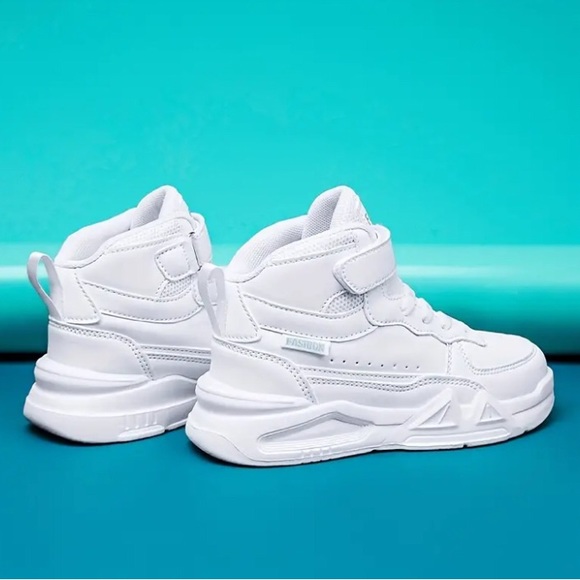 Louis Vuitton snickers for men Dm if interested - Picture 11 of 11